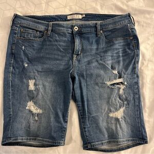 Torrid Bermuda Distressed Denim Shorts Sz 20